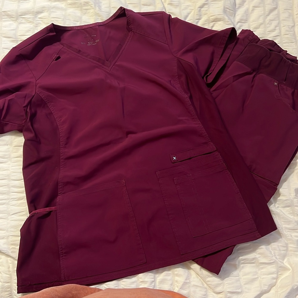 Cherokee iFlex Scrub set
